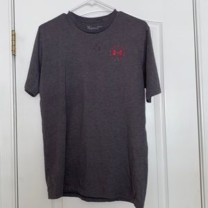 Under armor men’s tshirt loose fit medium